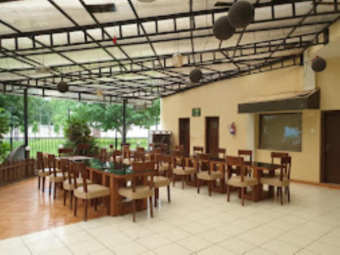 Hotel Saroj Sāgar Esterno foto
